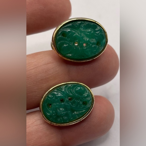 Vintage Gold Tone Earrings Floral Design Bezel Set Open Back Carved Green Stone - Picture 3 of 11